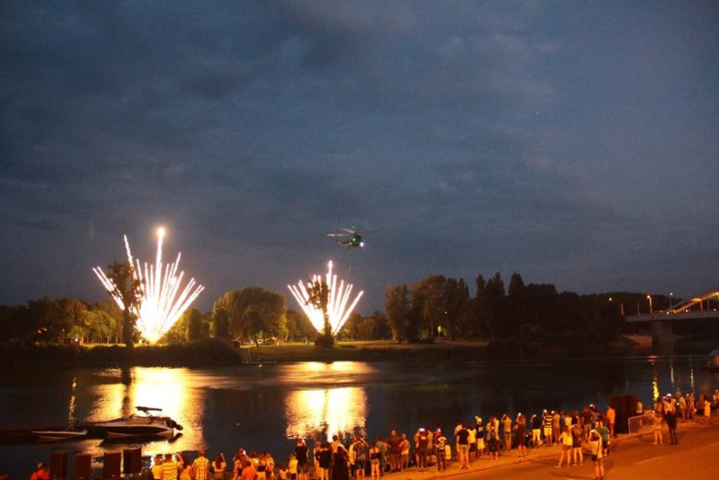  Špeciálne efekty a pyrotechnika - gal / AirShow - foto