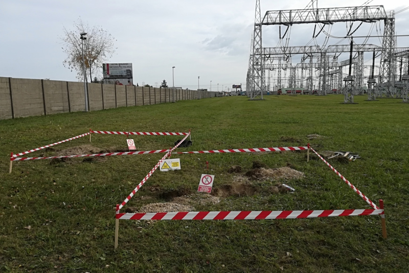  Pyrotechnický prieskum - gal / Vyhľadávanie nevybuchnutej munície - foto